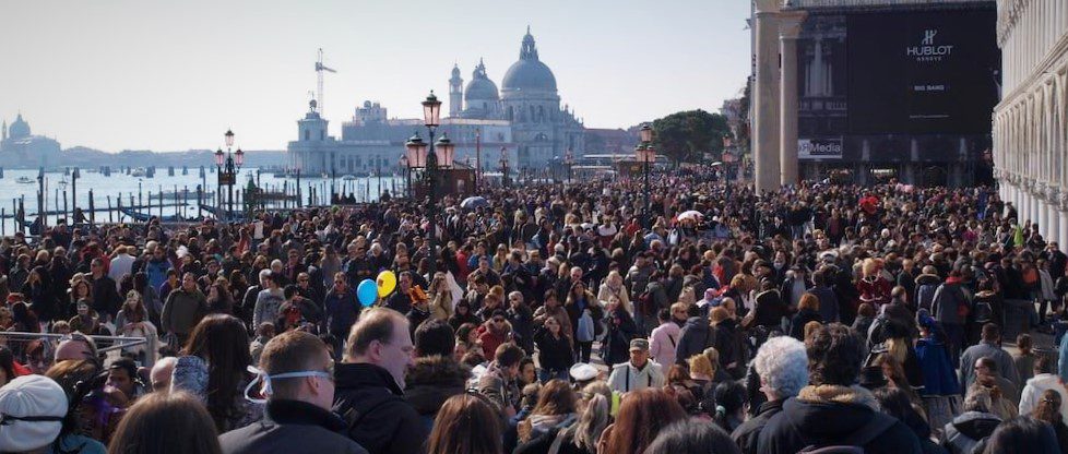 venezia-crowds-high-season
