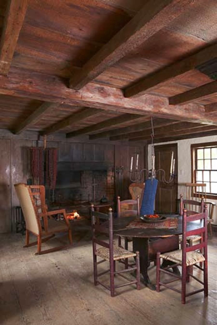 photo of interior of early colonial home